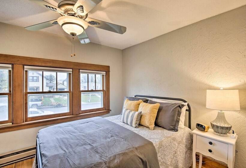 Historic Cumberland Home On Beaver Dam Lake!