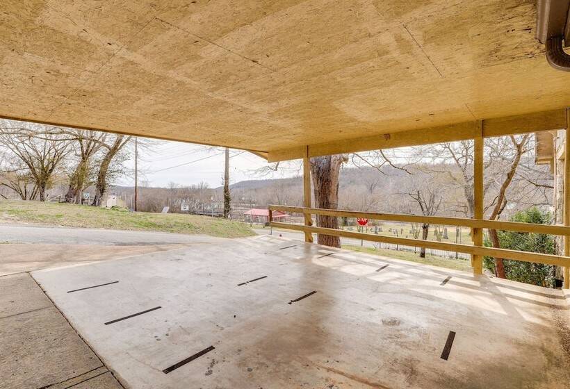 Historic  Hardy House  On Main Street W/ Fire Pit!
