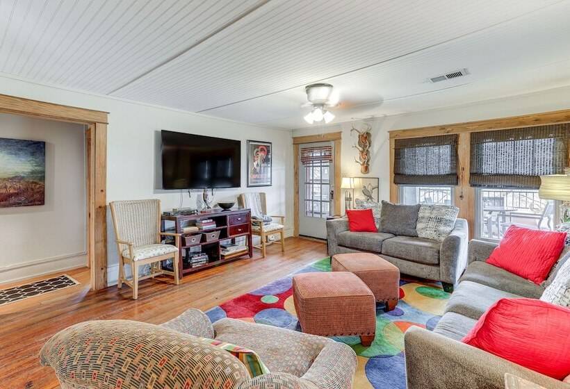 Historic  Hardy House  On Main Street W/ Fire Pit!