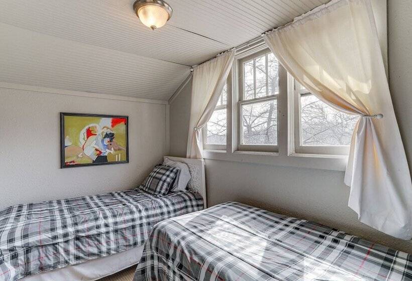 Historic  Hardy House  On Main Street W/ Fire Pit!