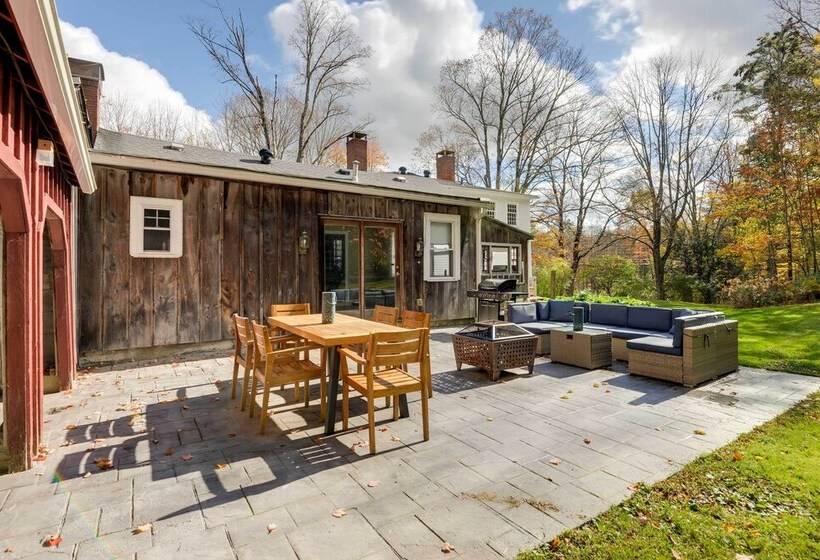 Historic Home W/ Modern Updates On < 4 Acres