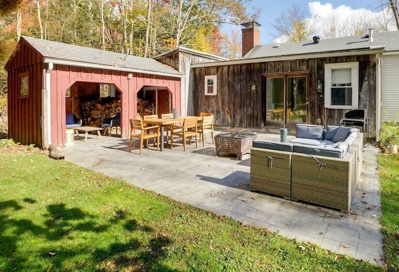 Historic Home W/ Modern Updates On < 4 Acres