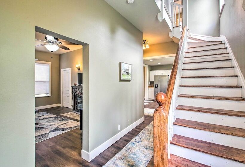 Historic Home Near Bathhouse Row In Hot Springs!