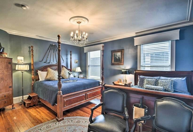 Historic Renovated Home < 2 Mi To Beach & Pier!