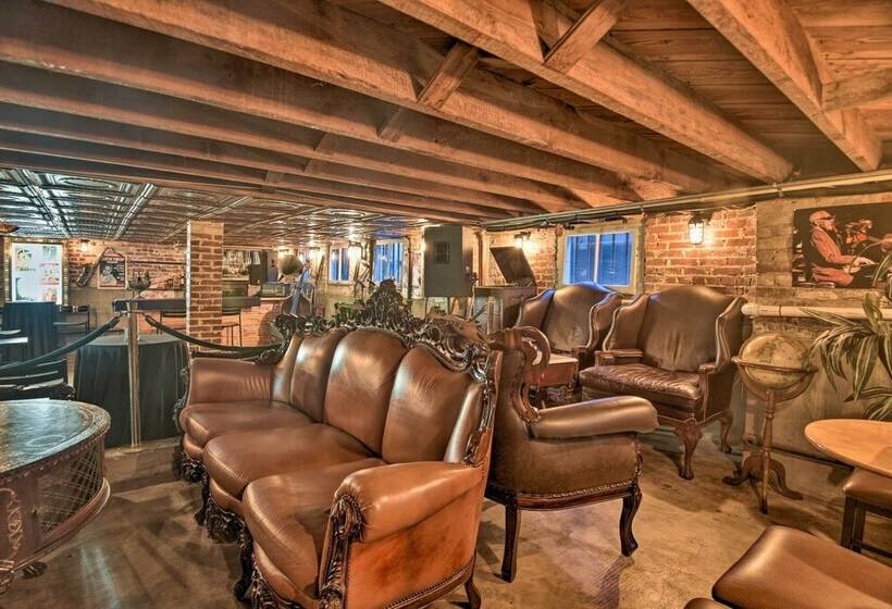 Historic Renovated Home < 2 Mi To Beach & Pier!