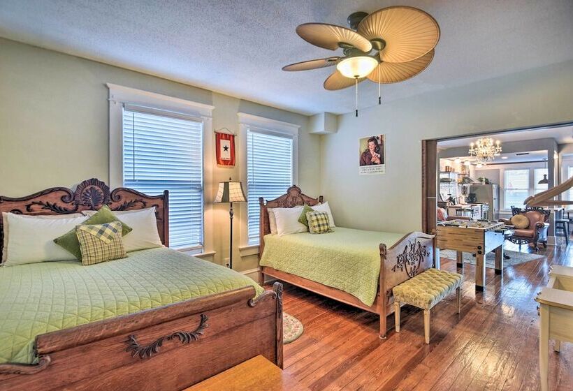 Historic Renovated Home < 2 Mi To Beach & Pier!