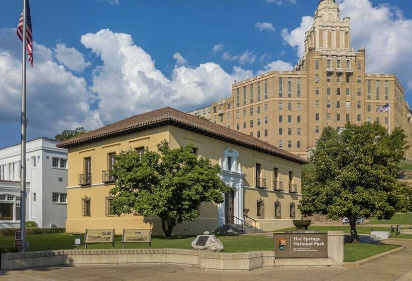 Hot Springs Home < 1 Mi To Oaklawn Racing Casino!