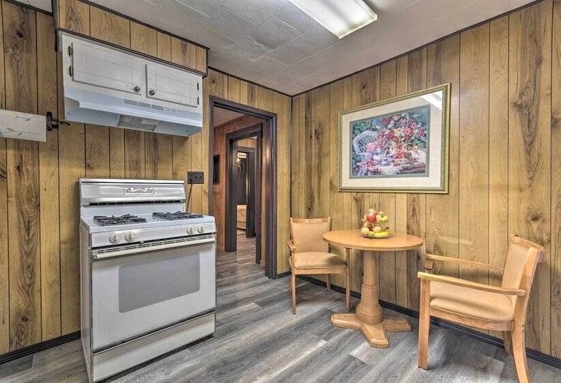 Hot Springs Home < 1 Mi To Oaklawn Racing Casino!