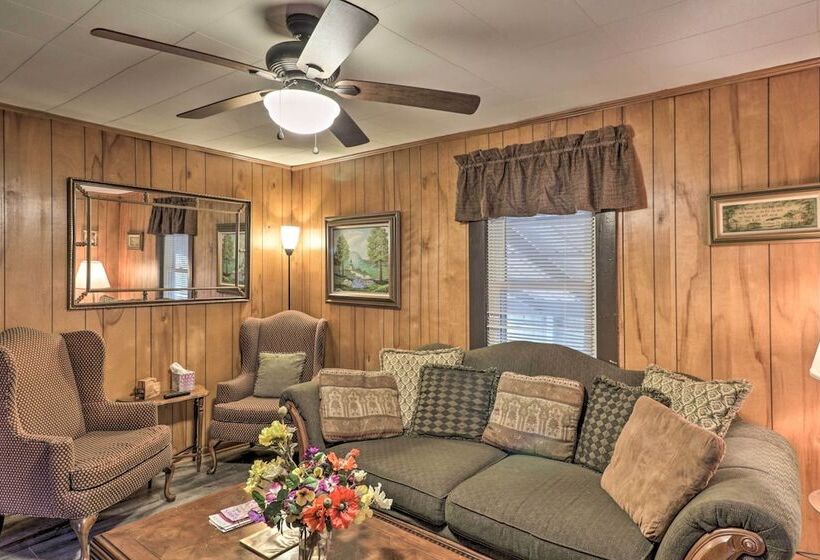 Hot Springs Home < 1 Mi To Oaklawn Racing Casino!