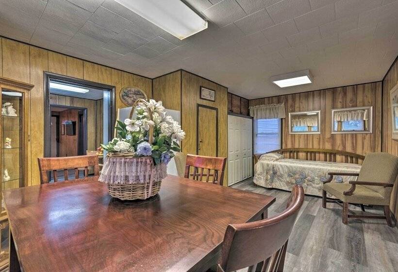 Hot Springs Home < 1 Mi To Oaklawn Racing Casino!