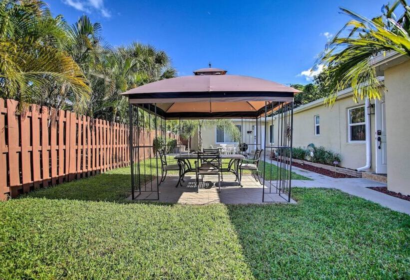 Ideally Located Abode W/ Gazebo In Pompano Beach!