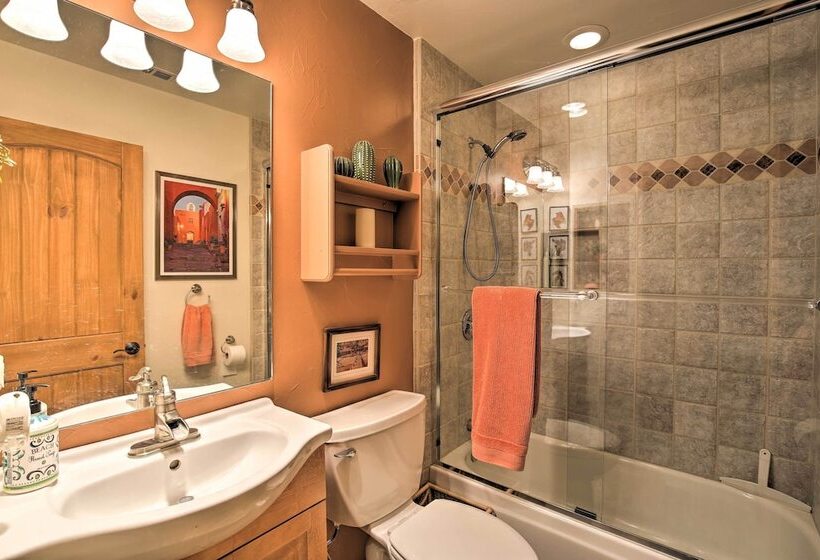 Indio Escape W/ Fire Pit & Resort Amenities!