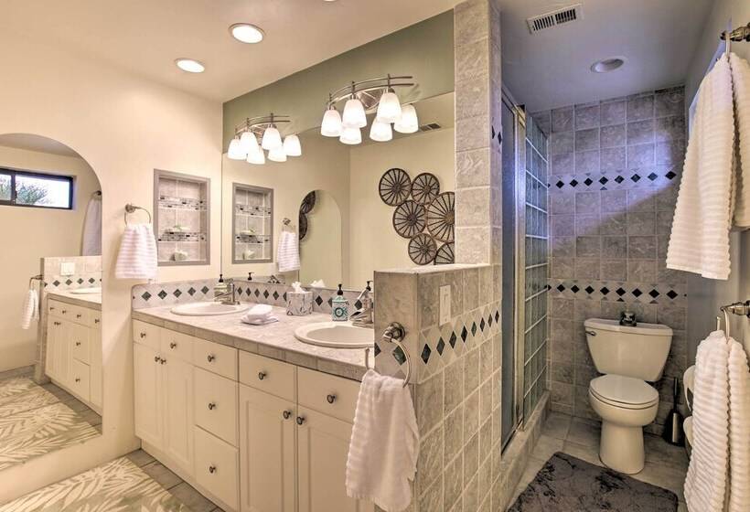 Indio Escape W/ Fire Pit & Resort Amenities!