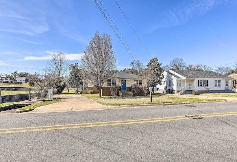 Inviting House 2 Mi To University Of Alabama!