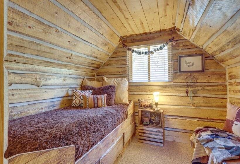 Jemez Springs Cabin W/ Stunning Mtn Views!