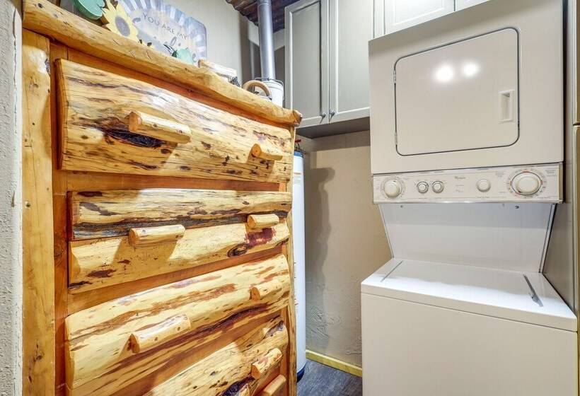 Jemez Springs Cabin W/ Stunning Mtn Views!