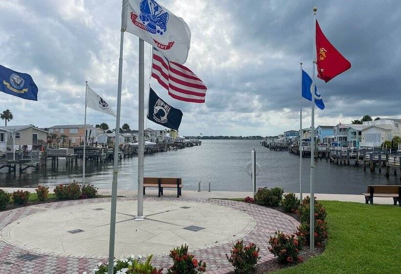 Jensen Beach Home W/ Private Beach Access!