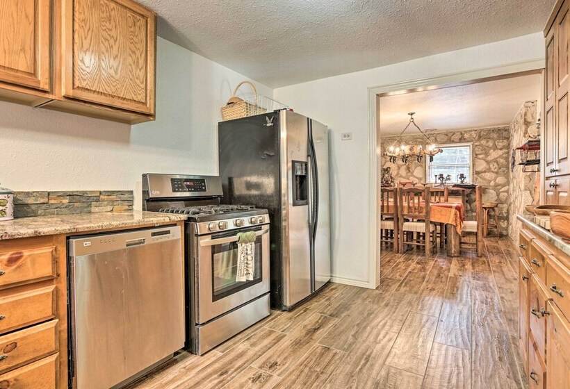 Kerrville Area Home W/ Outdoor Entertainment Space