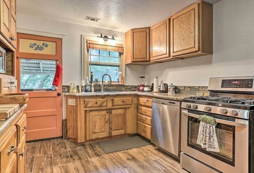 Kerrville Area Home W/ Outdoor Entertainment Space