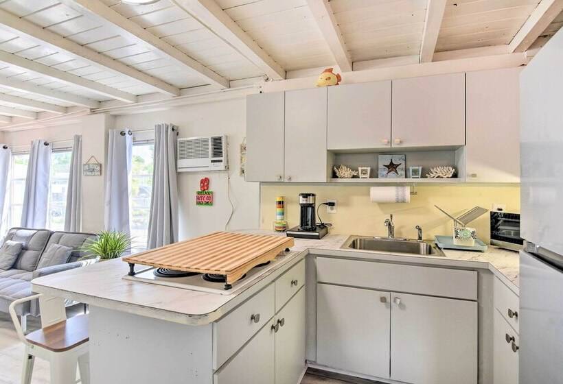 Key Largo Home W/ Dock & Private Beach Access