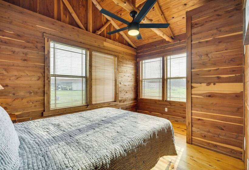 La Grange Cabin On Acreage: Close To Wineries