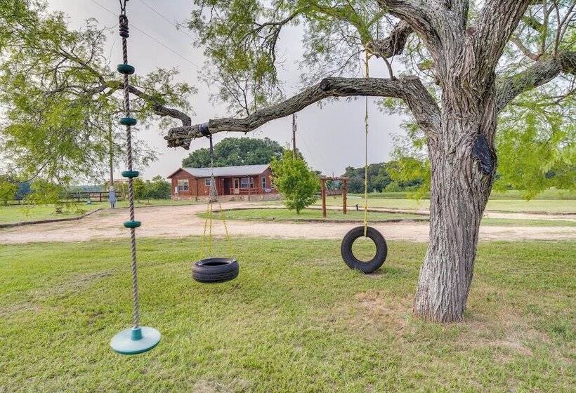 La Grange Cabin On Acreage: Close To Wineries