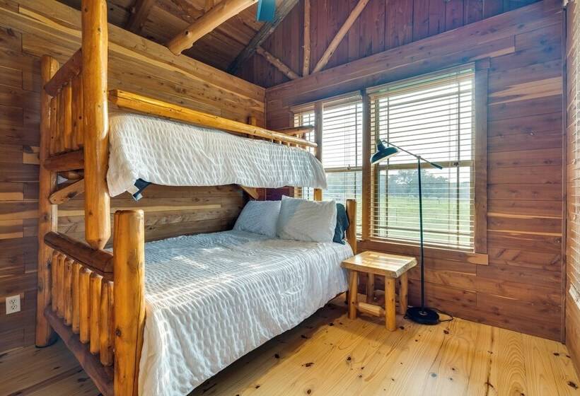 La Grange Cabin On Acreage: Close To Wineries