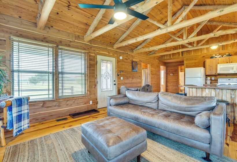 La Grange Cabin On Acreage: Close To Wineries