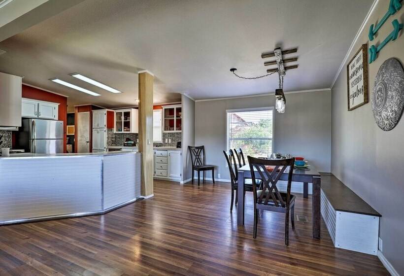 La Verkin Home W/ Yard, Covered Patio & Grill