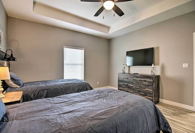 Laguna Vista Resort Style Home, Private Pool & Spa