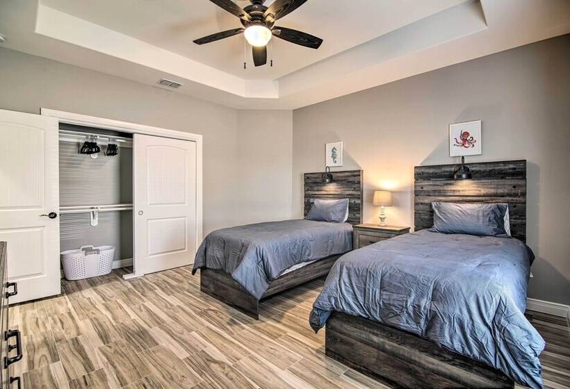 Laguna Vista Resort Style Home, Private Pool & Spa