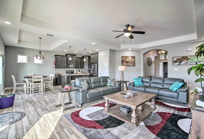 Laguna Vista Resort Style Home, Private Pool & Spa