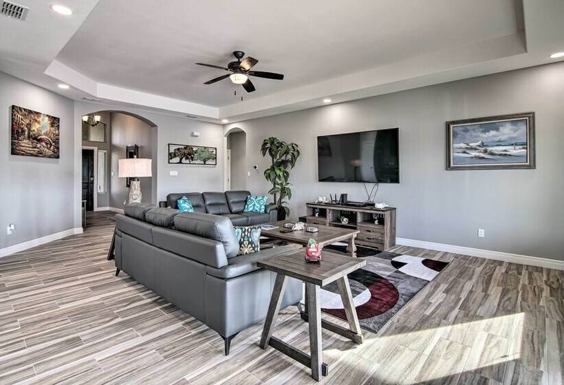 Laguna Vista Resort Style Home, Private Pool & Spa