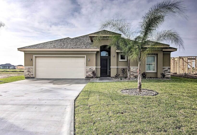 Laguna Vista Resort Style Home, Private Pool & Spa