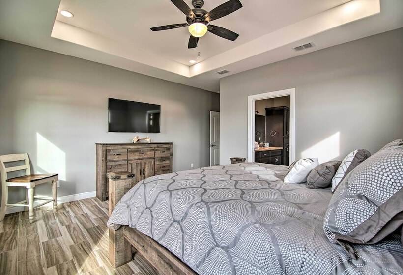 Laguna Vista Resort Style Home, Private Pool & Spa