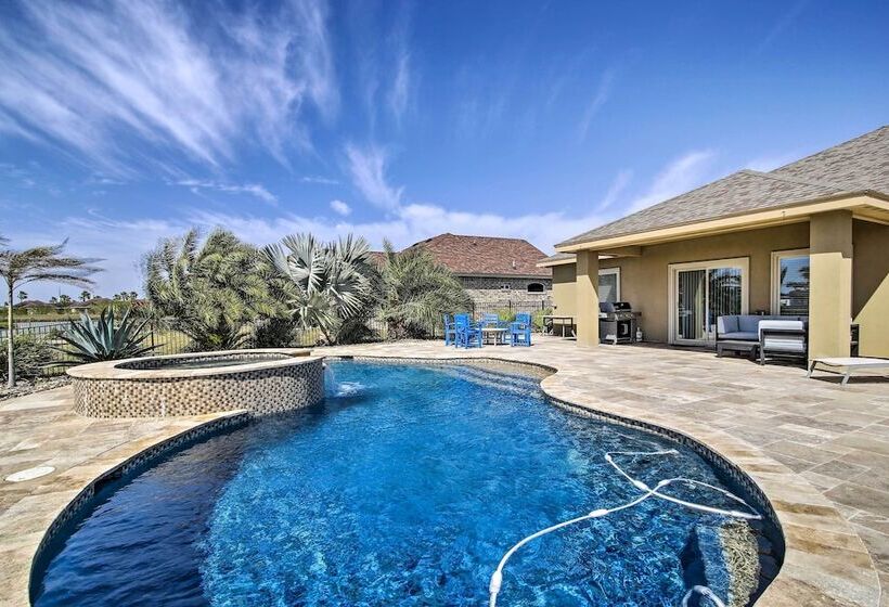 Laguna Vista Resort Style Home, Private Pool & Spa