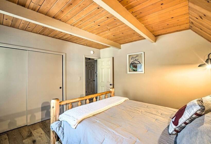 Lake Arrowhead Cabin W/ Balcony, Near Trails