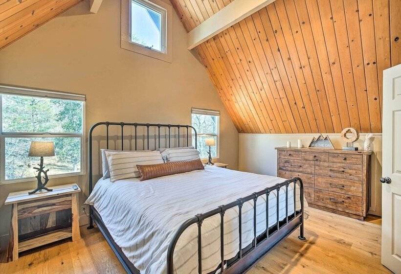 Lake Arrowhead Cabin W/ Balcony, Near Trails