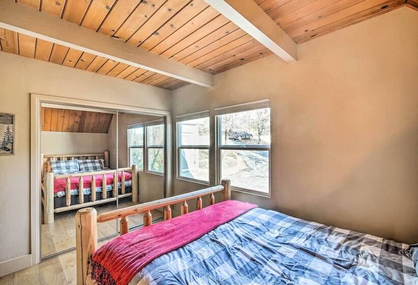 Lake Arrowhead Cabin W/ Balcony, Near Trails