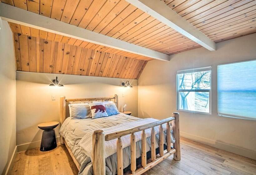 Lake Arrowhead Cabin W/ Balcony, Near Trails