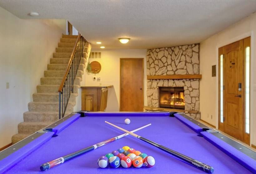 Lake Arrowhead Vacation Home W/ Decks & Grill!