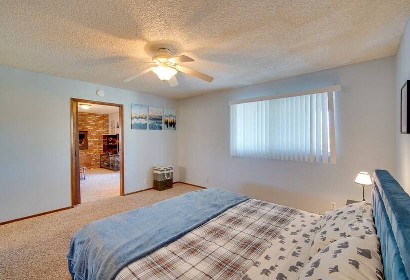 Lake Arrowhead Vacation Home W/ Decks & Grill!