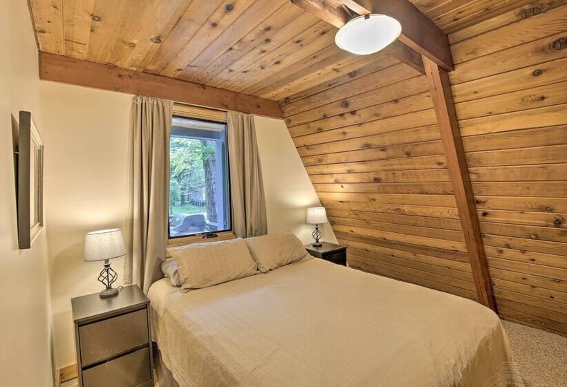 Lake Pepin Cottage W/ Decks + Private Beach!