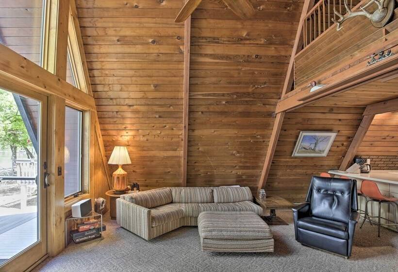 Lake Pepin Cottage W/ Decks + Private Beach!