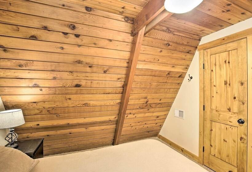 Lake Pepin Cottage W/ Decks + Private Beach!