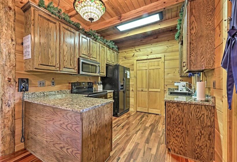 Lakefront Coalmont Cabin On 5 Acres W/ Dock!