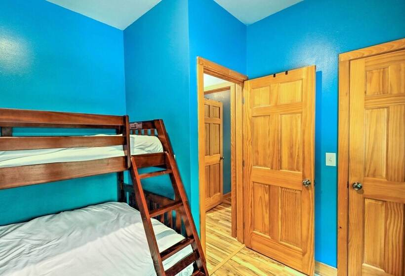 Lakefront Family Escape W/ Fire Pit & 2 Decks!