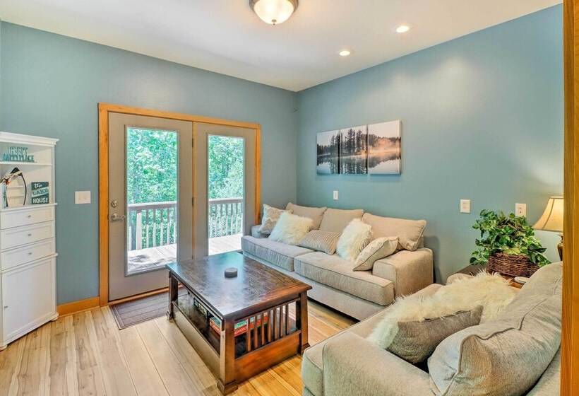 Lakefront Family Escape W/ Fire Pit & 2 Decks!