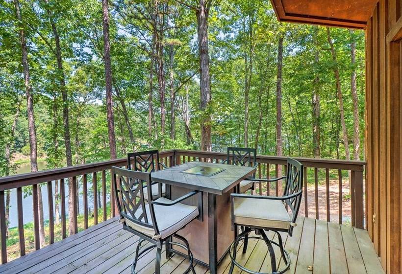 Lakefront Family Escape W/ Fire Pit & 2 Decks!