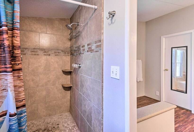 Lakefront Granbury Home, Boat Dock On Site!